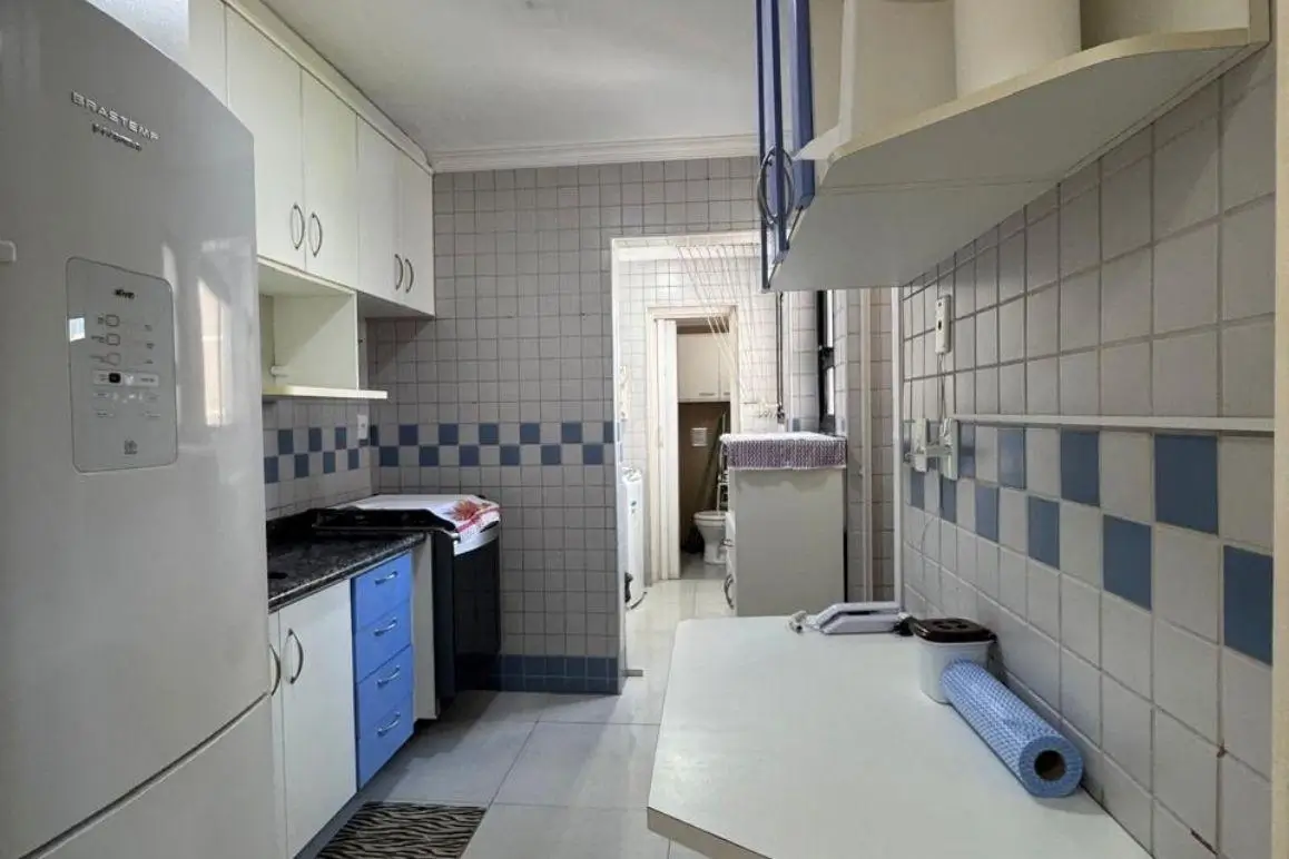 Cozinha com armários e fogão fixo do apartamento à venda em Jardim Proença, Campinas