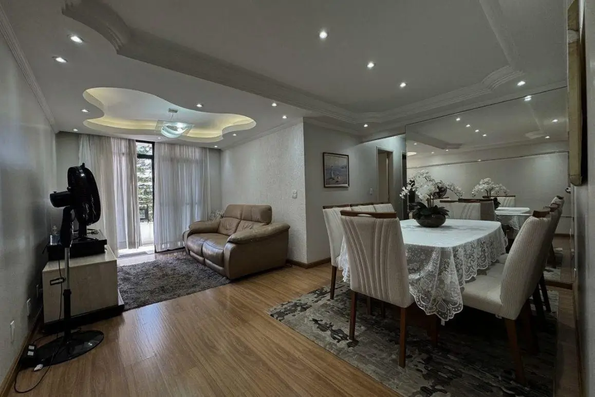 Sala de jantar e TV do apartamento à venda em Jardim Proença, Campinas